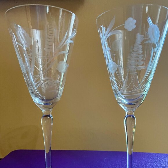 Etched glass wine or water goblets - Picture 3 of 4